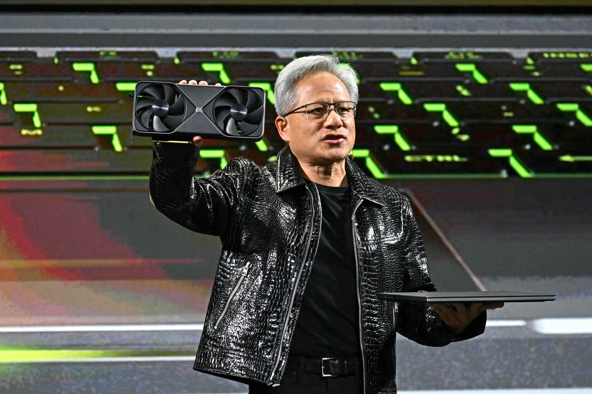 NVIDIA Founder Jensen Huang debuts the NVIDIA GeForce RTX 50 at CES 2025